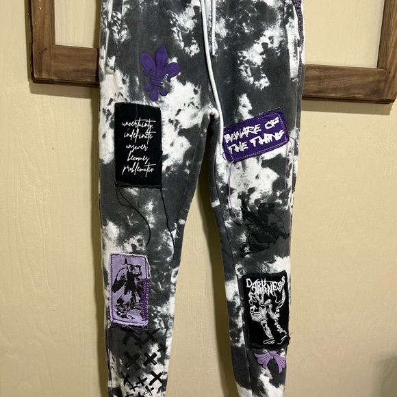 Sweatpants 💜 - Picture 1 of 3